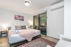 1 室のベッドルーム、デスク、アイロン / アイロン台、WiFi