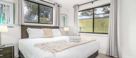 2 عدّة غرف نوم ومكتب ومكواة/لوح كي وواي فاي مجانًا