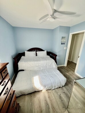 4 bedrooms, iron/ironing board, free WiFi, bed sheets