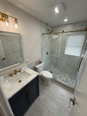 Shower, hair dryer, towels, soap - Waterfront Lagoon Home with Private Dock and Ramp (Toms River)