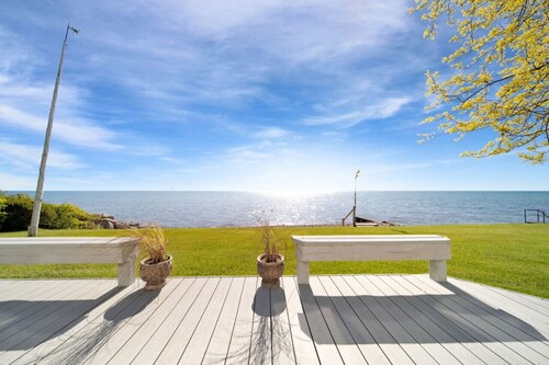 Lakefront 3BD, Home Walk to Downtown Port Sanilac