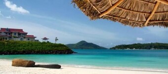 A1- Luxury Eden island apartment with private pool and ocean view