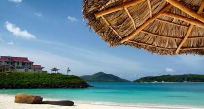 A1- Luxury Eden island apartment with private pool and ocean view