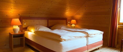 2 chambres, lit parapluie, Wi-Fi gratuit, draps fournis