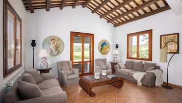 Superior Villa, Hill View | Living area