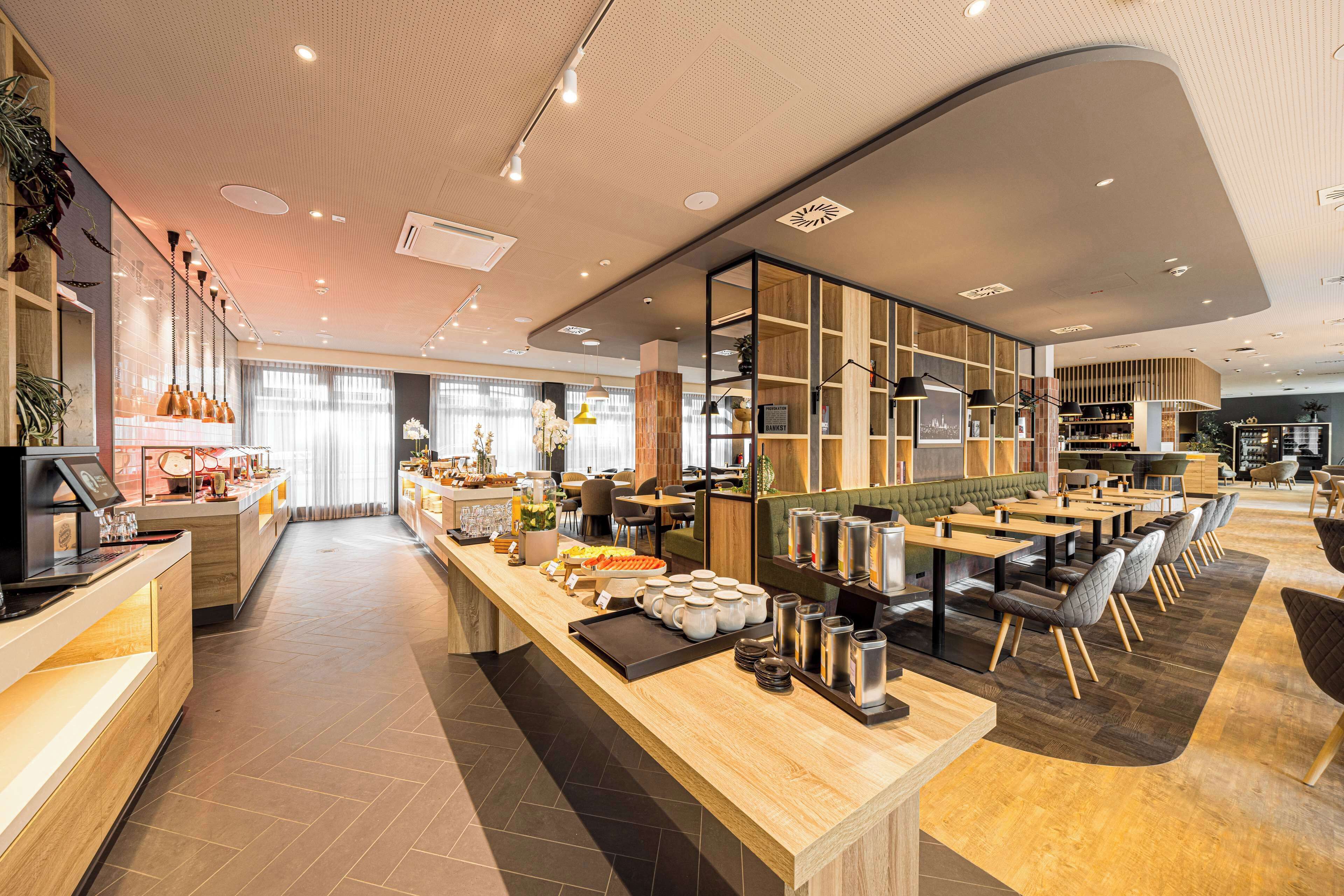 Desayuno buffet todos los días (EUR 22 por persona) 