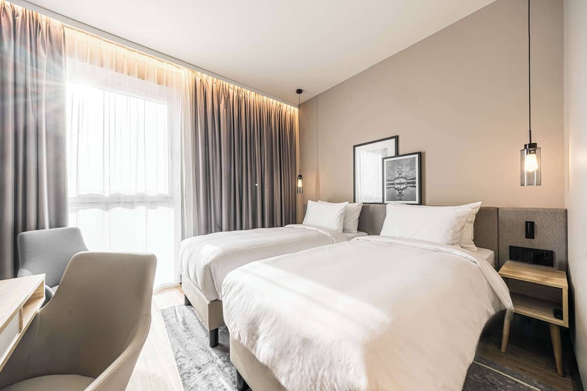 Kamar Standar (High Floor) | Brankas, kedap suara, dan Wi-Fi gratis
