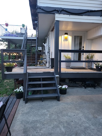 Exterior detail. Cozy Retreat: Private1-bedroom Suite on the highway in Mission