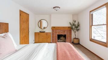 3 chambres, fer et planche à repasser, lit de bébé portatif, Wi-Fi