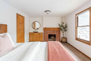 3 bedrooms, iron/ironing board, travel cot, WiFi