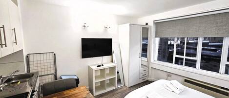 1 bedroom, iron/ironing board, free WiFi, bed sheets