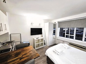 1 Schlafzimmer, Bügeleisen/Bügelbrett, kostenloses WLAN, Bettwäsche