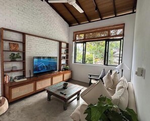 Living area - Rai Villa Colombo - Garden View (Hokandara)