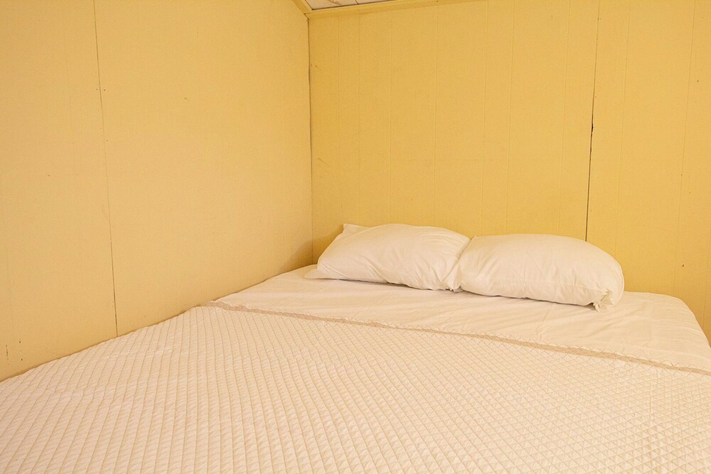 Albion Lake Cottage Five Bedroom Cottage, Sleeps 8 Faraday Vrbo