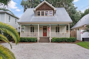 Exterior - Private Home with Outdoor Oasis: Hot Tub | Fire Pit | Screen Porch | Grills | Games | Baby Gear (St. Simons Island)