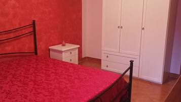 3 Schlafzimmer, BĂŒgeleisen/BĂŒgelbrett, BettwĂ€sche