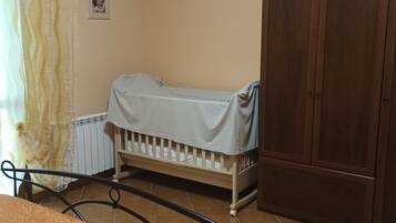 3 chambres, fer et planche Ă repasser, draps fournis