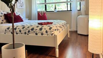 2 habitaciones, tabla de planchar con plancha, cuna de viaje y wifi