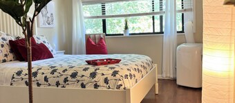 Sun-Lit 2-Story Gem: Luxe Beds-Heated Floor-Near Shops-Dining-Fun,Great for Fams