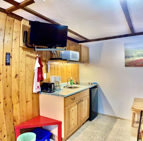 Quaint Riverside Cabin #2