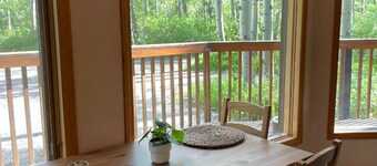 Crowsnest River Chalet - Wolf’s Den