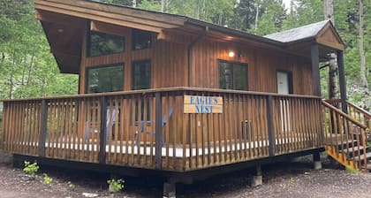 Crowsnest River Chalet - Eagle