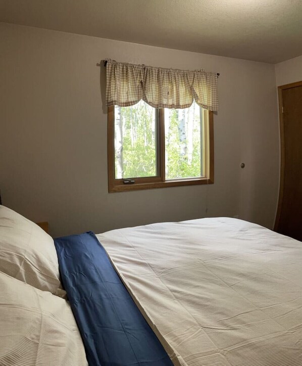 1 bedroom, WiFi, bed sheets