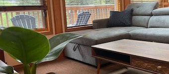 Crowsnest River Chalet - Yeti