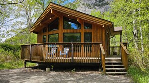 Exterior - Crowsnest River Chalet - Trout (Crowsnest Pass)