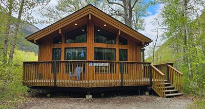 Crowsnest River Chalet - Deer