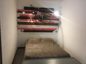 1 غرفة نوم وسرير سفر وواي فاي وملاءات أسرّة