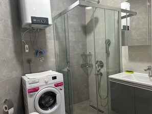 Shower, towels