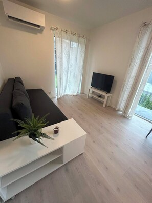 Smart TV - Lisas apartment - privat 1 bed room and 1 living room w/ sofa bed + big windows (Oslo)