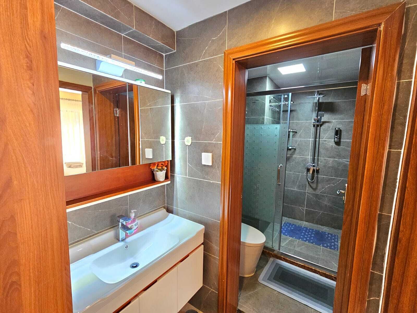 Comfort Apartment, City View | Bathroom | Shower, slippers, towels, soap