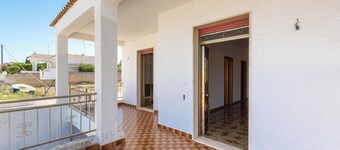 4100 Sisters' House by BarbarHouse