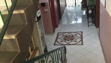 Quầy tiếp tân