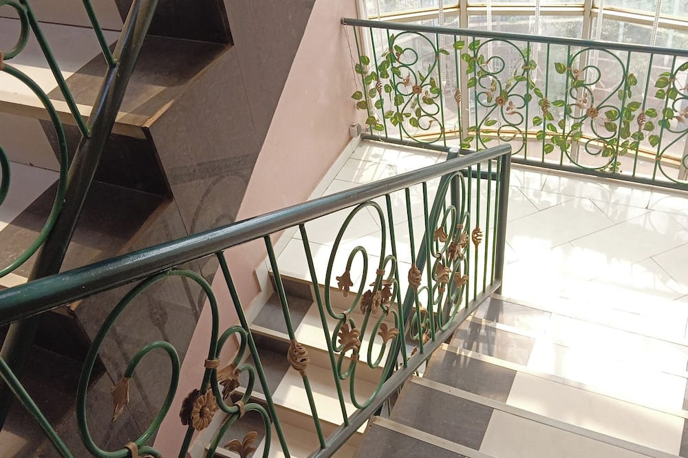 Summit palace international