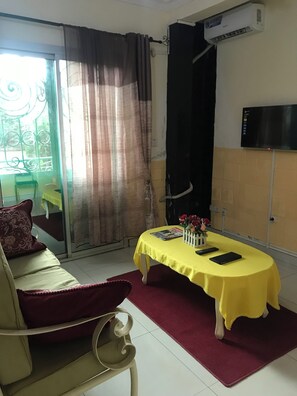 Comfort Studio | Living area - Summit palace international  (Yaoundé)