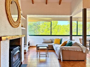 Fireplace - For 8 people - Tamariu, comfortable House mit pool at 5 minutes from the beach (CT)