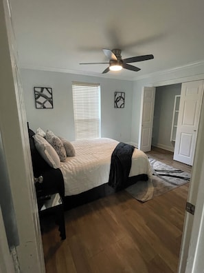 2 bedrooms, iron/ironing board, WiFi, bed sheets - Cozy 2-bedroom condo in lovely Baton Rouge with WiFi, Pet-friendly  (Baton Rouge)