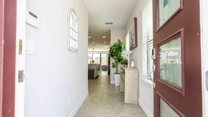 House - Beautiful 4 Bed 3 5 Bath With Jacuzzi (Kissimmee)