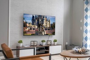 5 bedrooms - Amazing 5 BR w Game Room Minutes From Disney (Kissimmee)