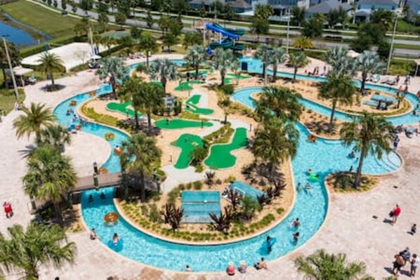 House | 4 bedrooms - Gorgeous Home With Pool and Lake View (Kissimmee)