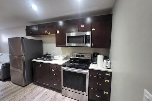 Geladeira, micro-ondas, fogão, cooktop