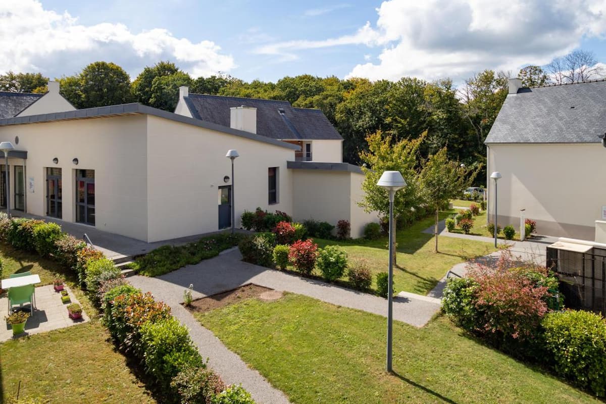 5 bedrooms