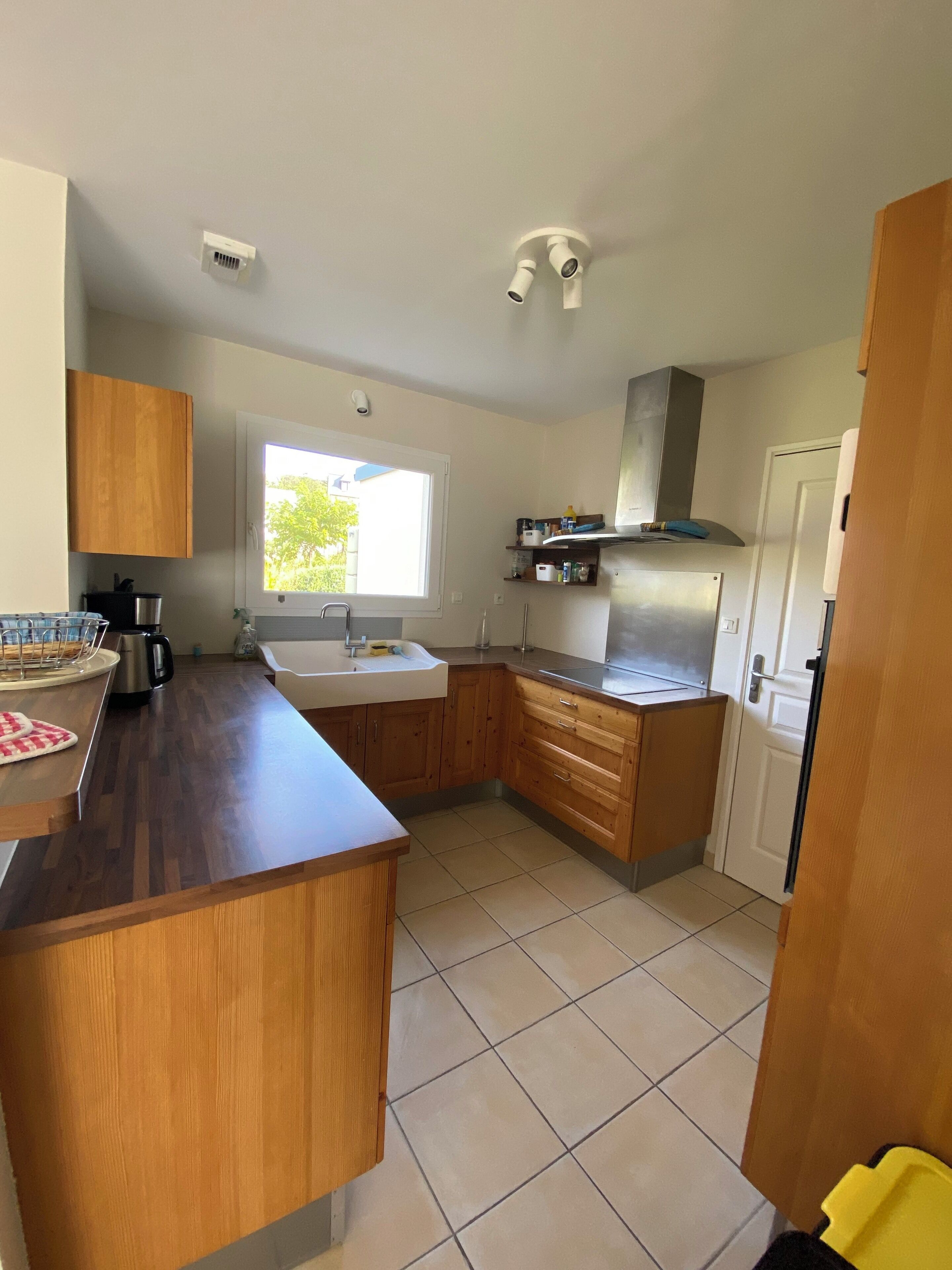 雪櫃、微波爐、焗爐、爐具