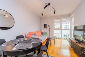 2 bedrooms, iron/ironing board, free WiFi, bed sheets - Letnica - Botanika by Grand Apartments (Gdansk)