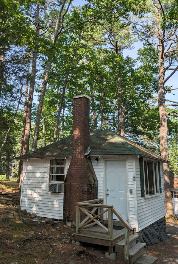 Exterior - Our Lovely Studio Cabin in Bar Harbor_Cabin 2 (Bar Harbor)