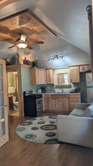 Interior - Cabin surrounded by Lustrous Pine trees_Cabin 14 (Bar Harbor)