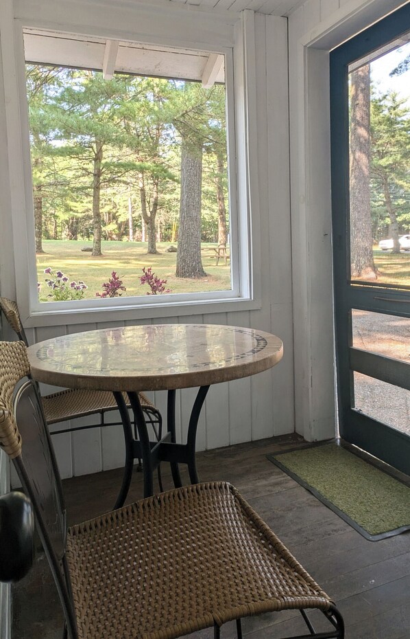 Dining - Newly renovated_Nested in Pine Trees_Cabin 18 (Bar Harbor)